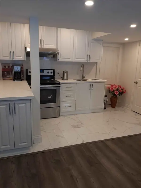 220 Butternut Ridge TRL, Aurora, ON L4G 3P1