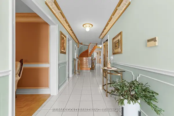 38 Mountainberry RD, Brampton, ON L6R 1J3