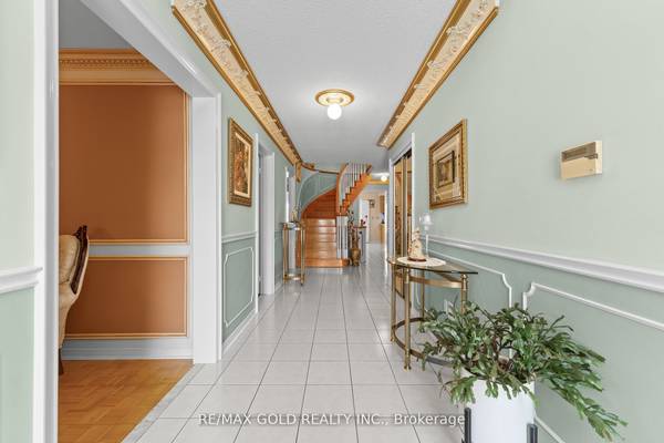 38 Mountainberry RD, Brampton, ON L6R 1J3