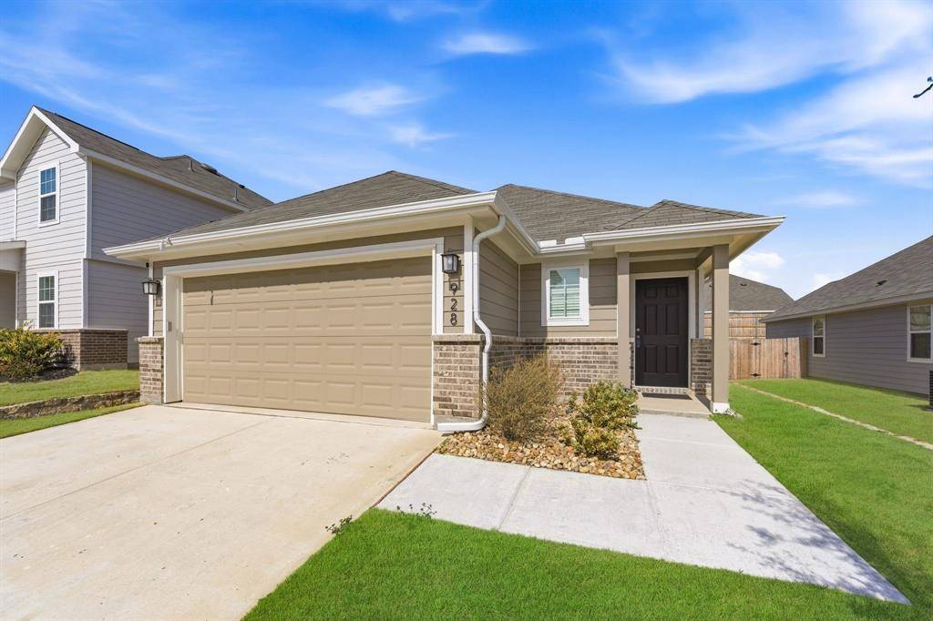 928 Propeller Parkway, Fort Worth, TX 76131