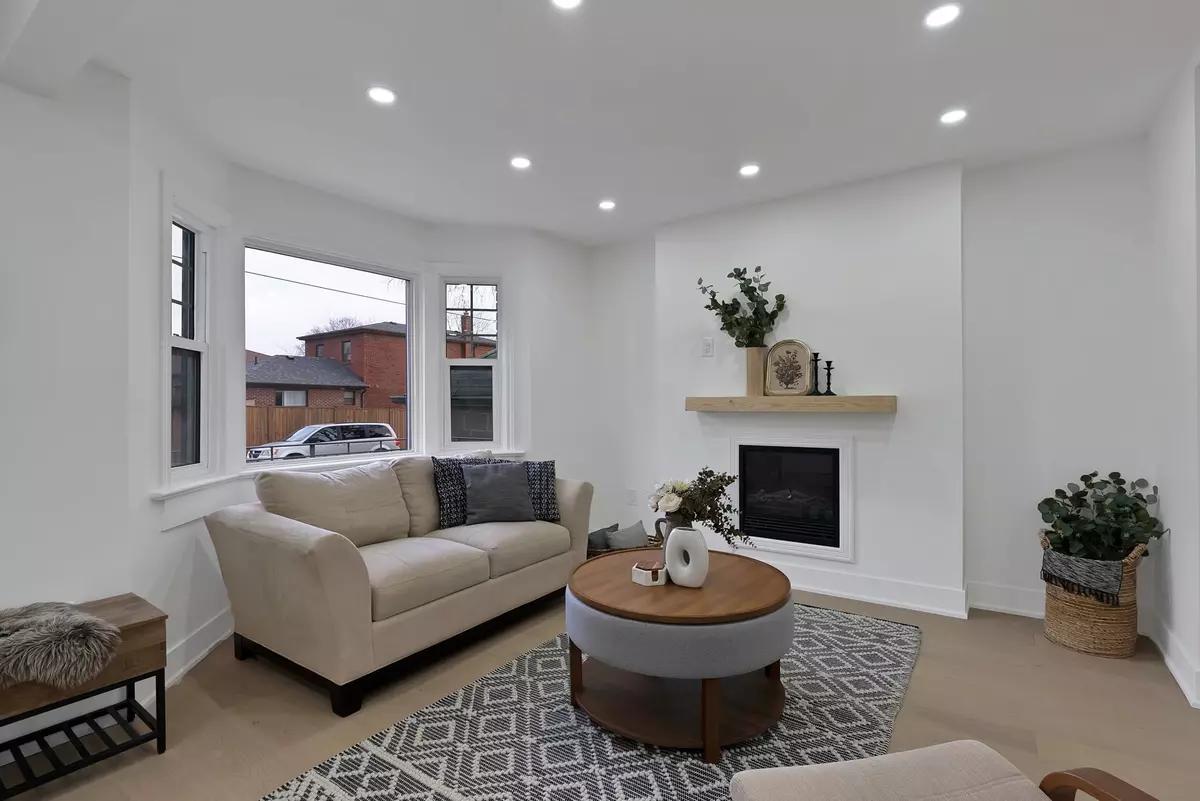 Toronto E03, ON M4J 4G8,40 Leroy AVE