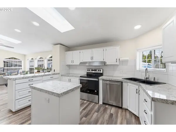 15768 SE POWELL BLVD #40, Portland, OR 97236