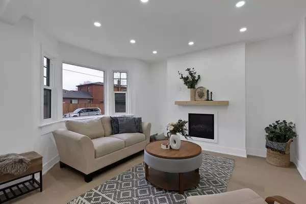 40 Leroy AVE, Toronto E03, ON M4J 4G8