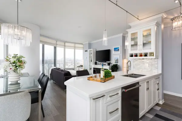 15 Windermere AVE #1205, Toronto W01, ON M6S 5A2