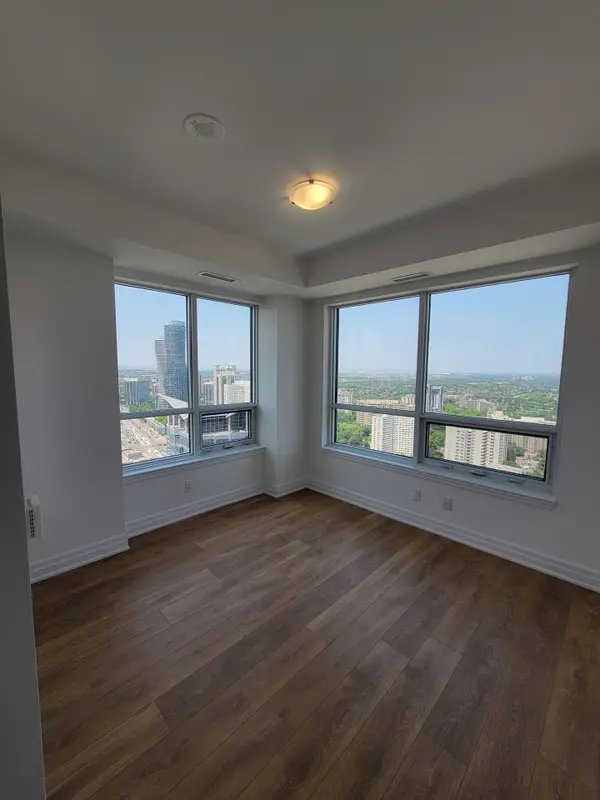 30 Elm DR W #3502, Mississauga, ON L5B 0N6