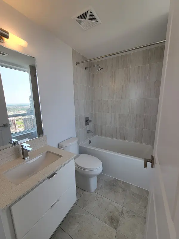 30 Elm DR W #3502, Mississauga, ON L5B 0N6