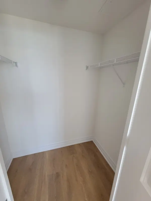 30 Elm DR W #3502, Mississauga, ON L5B 0N6