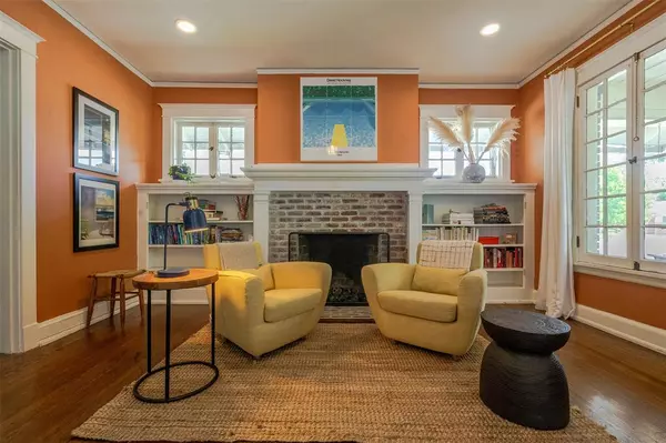 Fort Worth, TX 76110,2204 6th Avenue