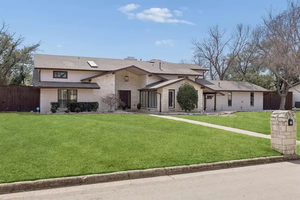 Dallas, TX 75254,7040 Oakbluff Drive