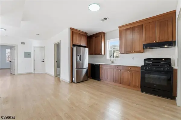 260 S 10Th St #2, Newark City, NJ 07103