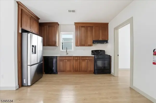 260 S 10Th St #2, Newark City, NJ 07103