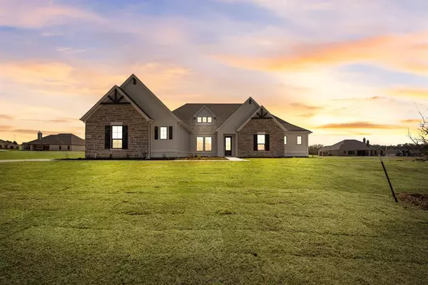 1435 Julian Drive, Van Alstyne, TX 75495