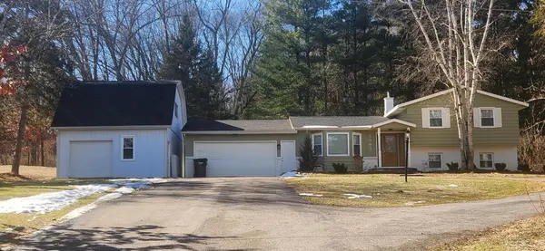 3383 Grand River DR NE, Ada Twp, MI 49525