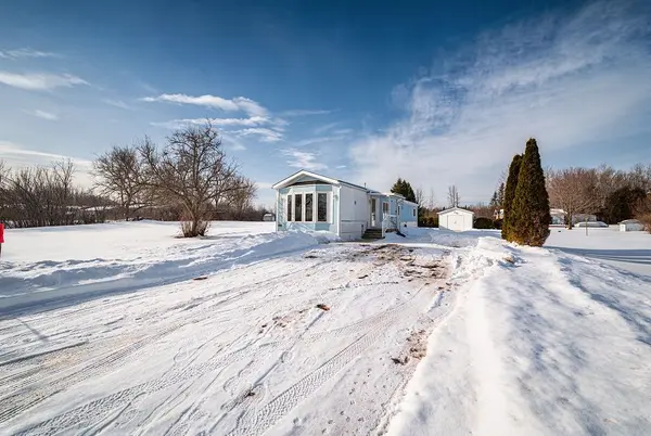 46 Sunset LN, Horton, ON K7V 0A5