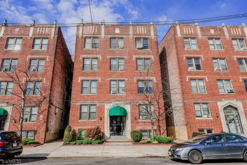 803 Avenue A, Bayonne City, NJ 07002