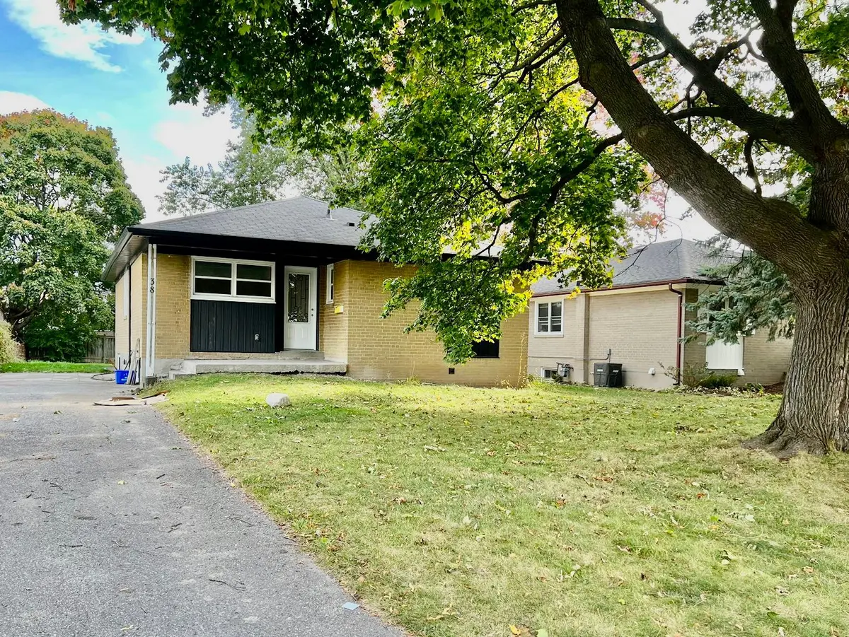 38 Thorncroft CRES, Ajax, ON L1S 2S2