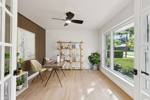 Dallas, TX 75218,11329 Gatewood Place