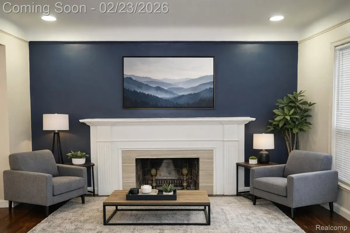 7241 W Outer DR, Detroit, MI 48235