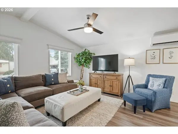 176 CLEARWATER AVE NE, Salem, OR 97301