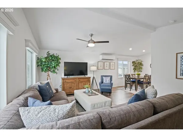 176 CLEARWATER AVE NE, Salem, OR 97301