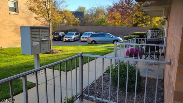 15 Cottage St #3A, Midland Park Boro, NJ 07432