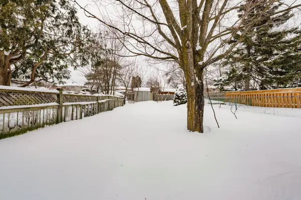 198 Rose ST, Barrie, ON L4M 2T9