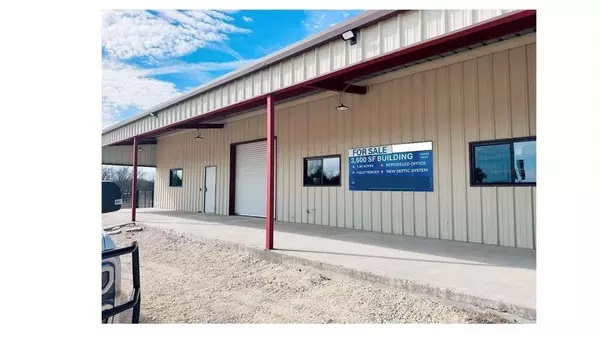 13332 FM 744, Barry, TX 75102