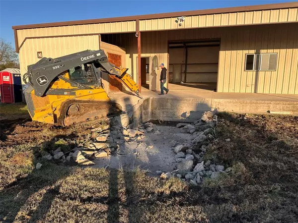 Barry, TX 75102,13332 FM 744