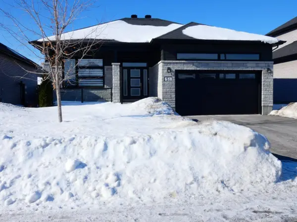 51 Nancy ST, Russell, ON K0A 1W0