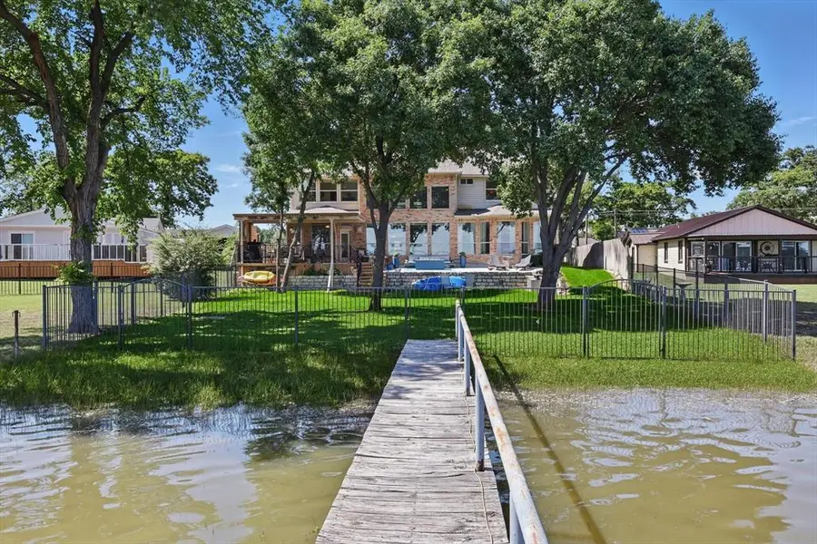 8913 Sunrise Point Court, Fort Worth, TX 76135