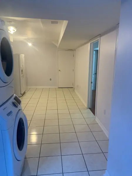 16 Stevensgate DR #Bsmt, Ajax, ON L1T 4Z3