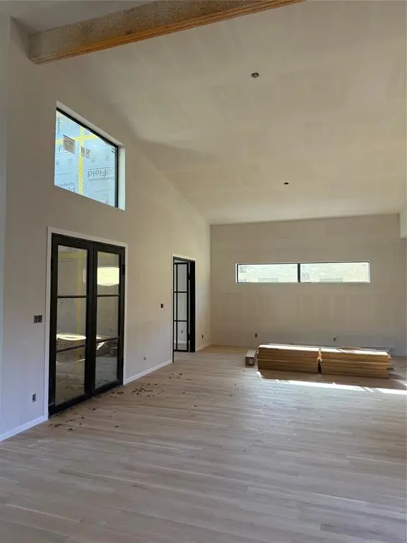 Dallas, TX 75218,8911 Forest Hills Boulevard