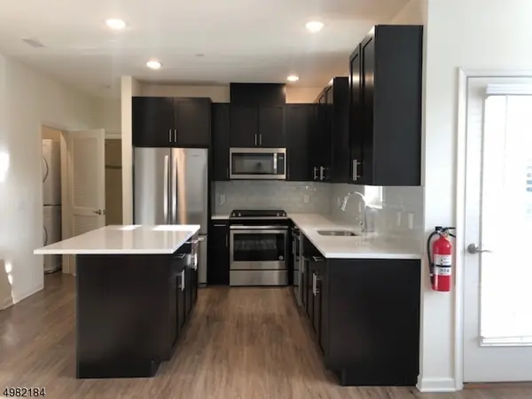 60 Passaic Ave #12, Fairfield Twp., NJ 07004