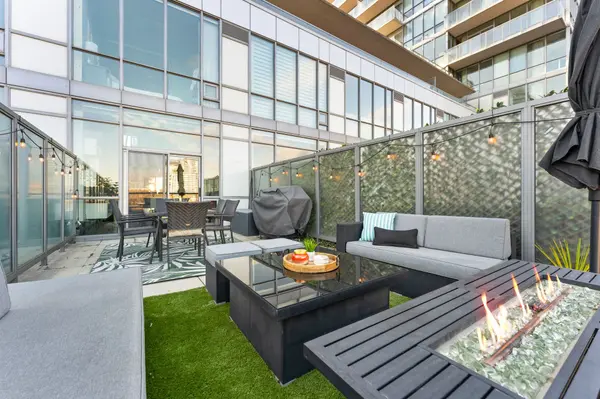 Toronto C08, ON M5A 3R3,33 Mill ST #606