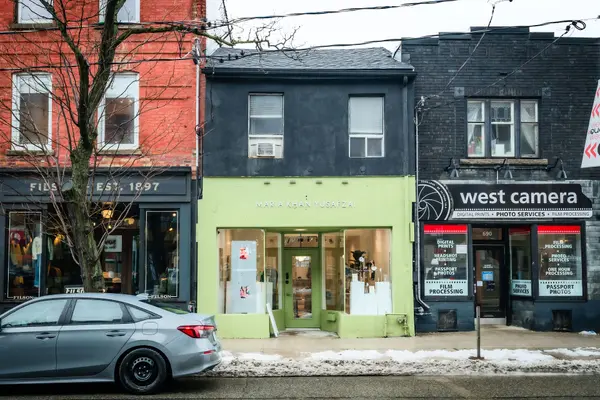 692 Queen ST W #Main, Toronto C01, ON M6J 1E7