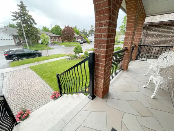 20 Cleethorpes BLVD, Toronto E07, ON M1S 3T3