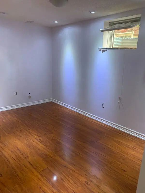 16 Stevensgate DR #Bsmt, Ajax, ON L1T 4Z3