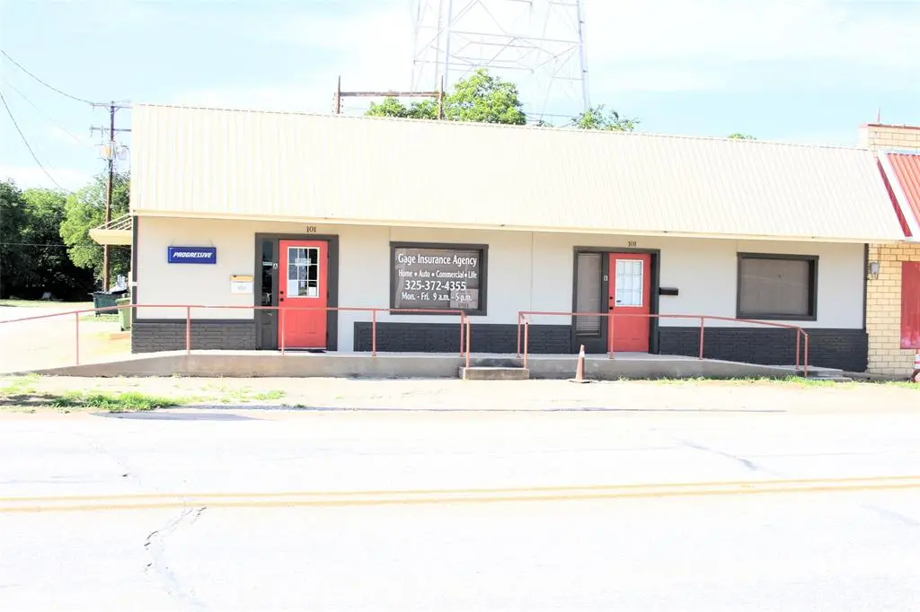 101 E Wallace Street, San Saba, TX 76877