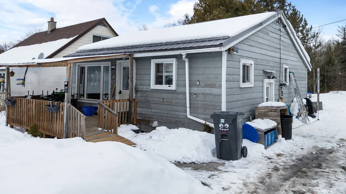294 Mountain RD, Callander, ON P0H 1H0