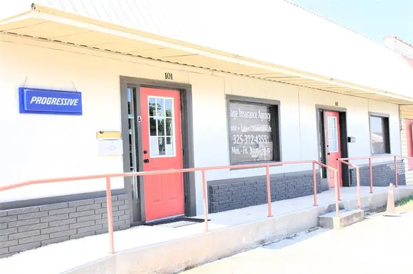 101 E Wallace Street, San Saba, TX 76877