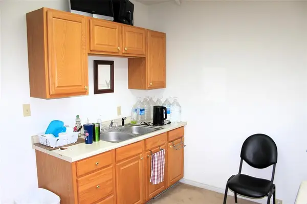 101 E Wallace Street, San Saba, TX 76877