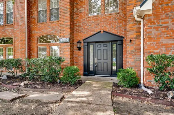 713 Paul Drive, Hurst, TX 76054