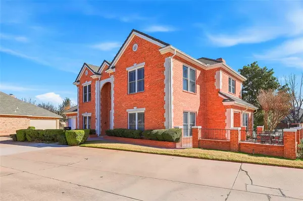 5949 River Bend Drive, Benbrook, TX 76132