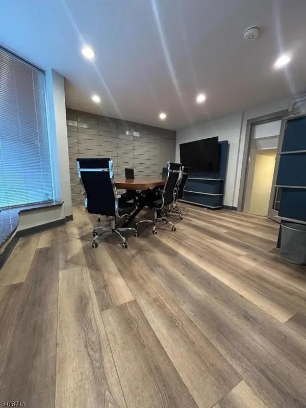 216 W Elizabeth Ave, Linden City, NJ 07036