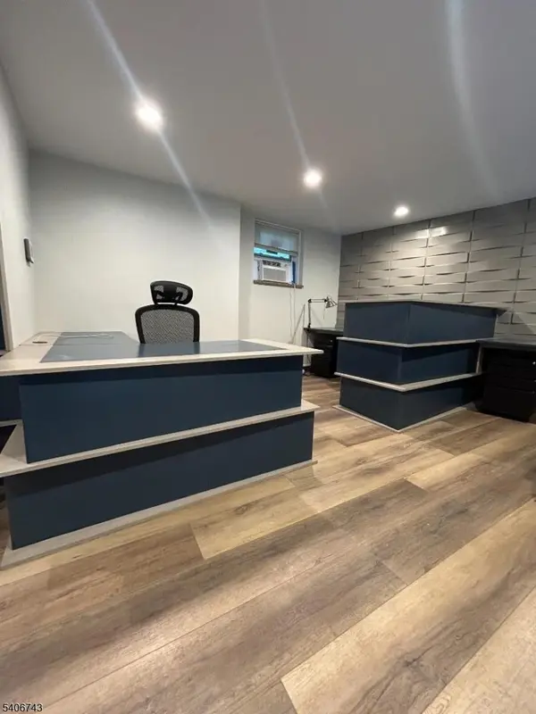 216 W Elizabeth Ave, Linden City, NJ 07036