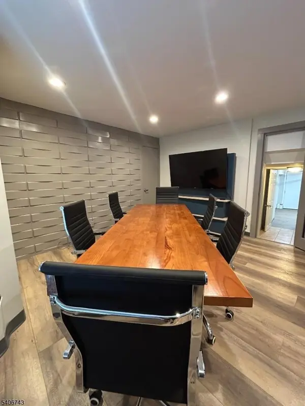 216 W Elizabeth Ave, Linden City, NJ 07036