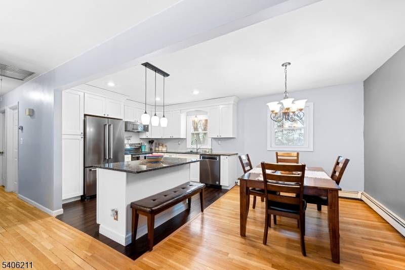 20 Roosevelt Dr, Ogdensburg Boro, NJ 07439