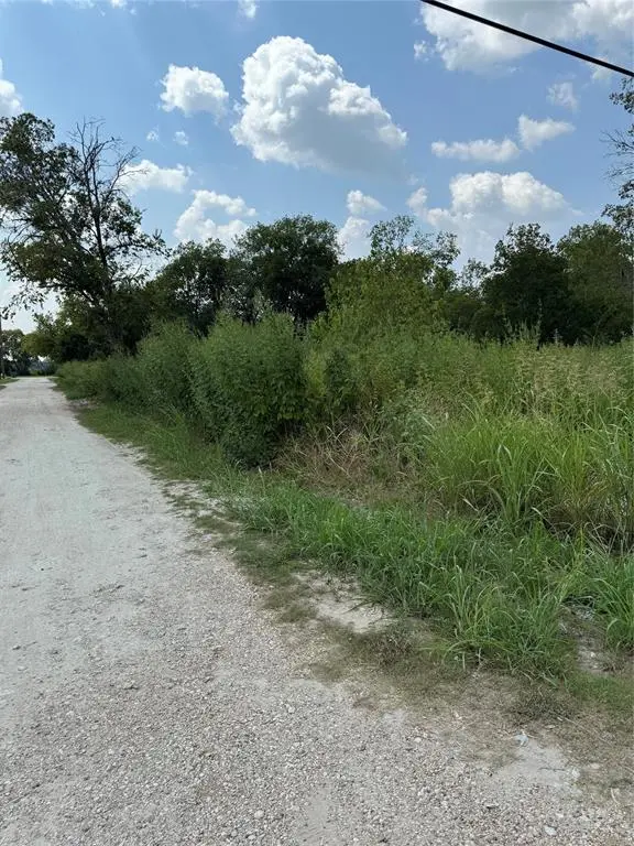 301 N Waco St, Mart, TX 76664