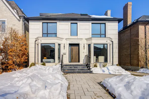 6 Hillholm RD, Toronto C03, ON M5P 1M2