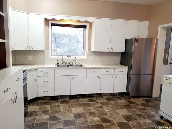 228 4th STREET E, Ponteix, SK S0N 1Z0